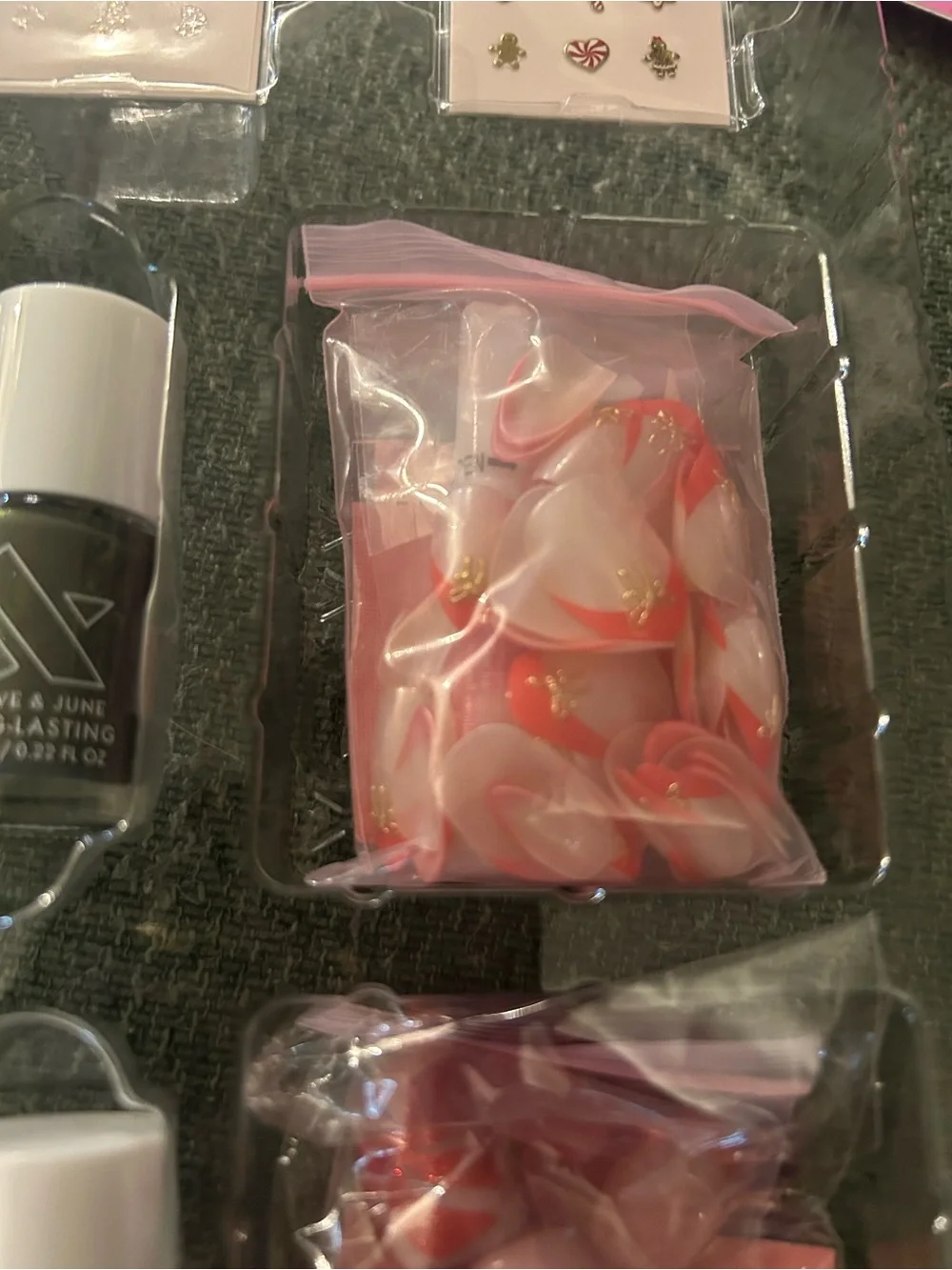 O love & June. Twelve Days of Mani Magic Advent Calendar - Pink